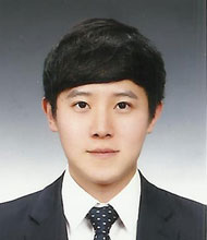 김윤석 