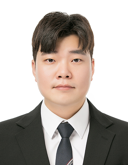 김산