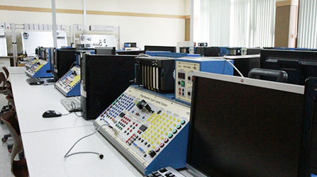 PLC 기초실습실 사진