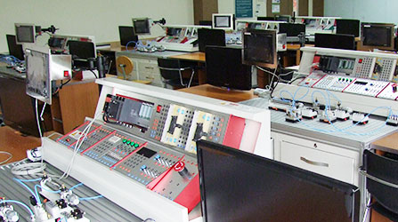 PLC 응용실습실 사진